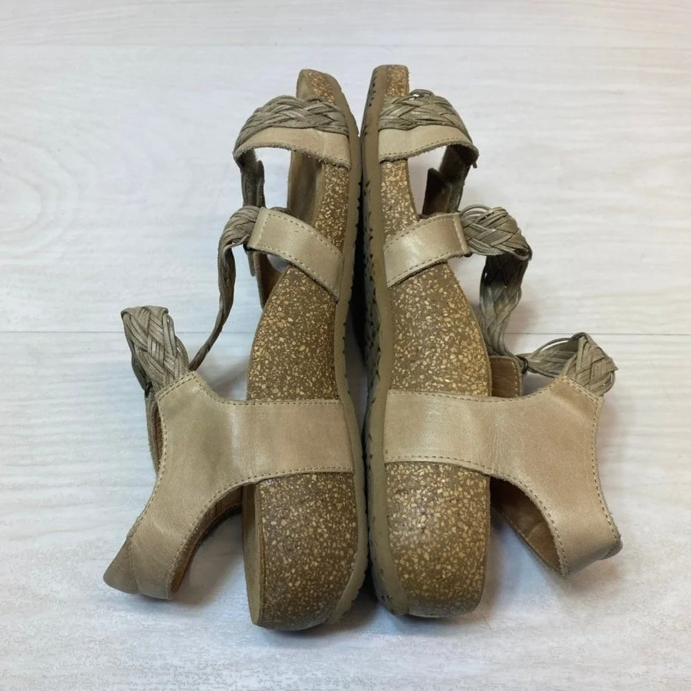 Taos Womens 8-8.5 Trulie Wedge Sandals Braided Leather Beige Comfort Walking